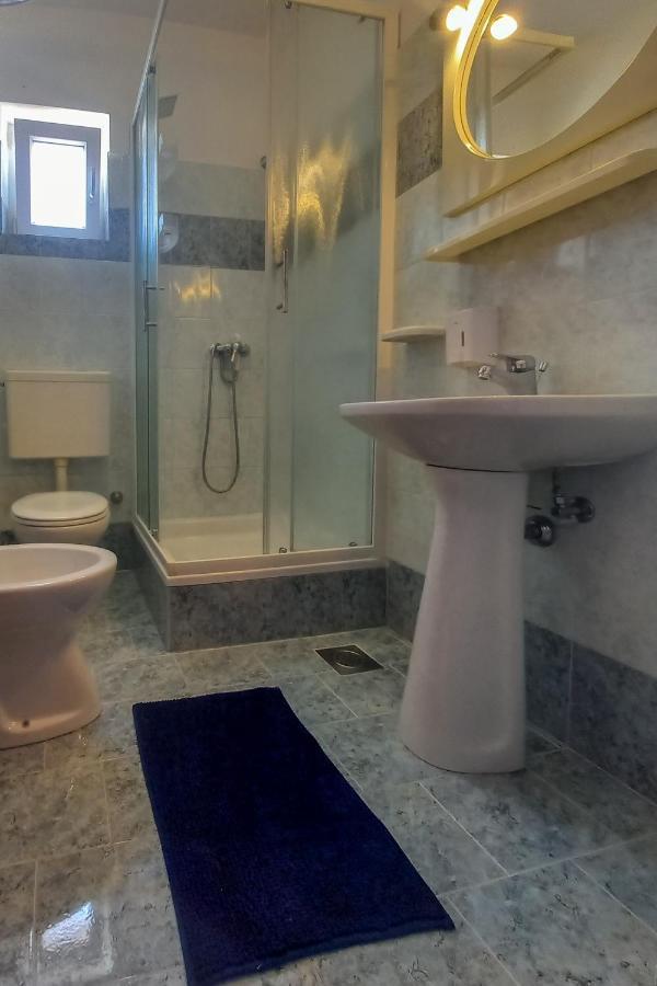 Apartments By The Sea Cove Mulobedanj, Pag - 6275 Lun  Bagian luar foto