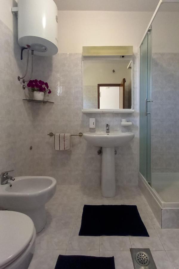 Apartments By The Sea Cove Mulobedanj, Pag - 6275 Lun  Bagian luar foto